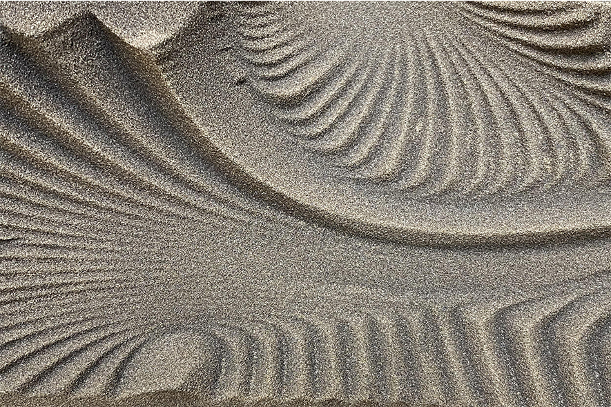 クレードルの表面に直接3Dプリントされた表面パターン。和風庭園の砂利のにわを彷彿させるパターンができる。
