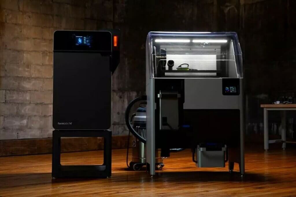 左： Fuse 1 + 30W 、右：後処理及び材料再利用装置 Fuse Sift（出典：Formlabs）