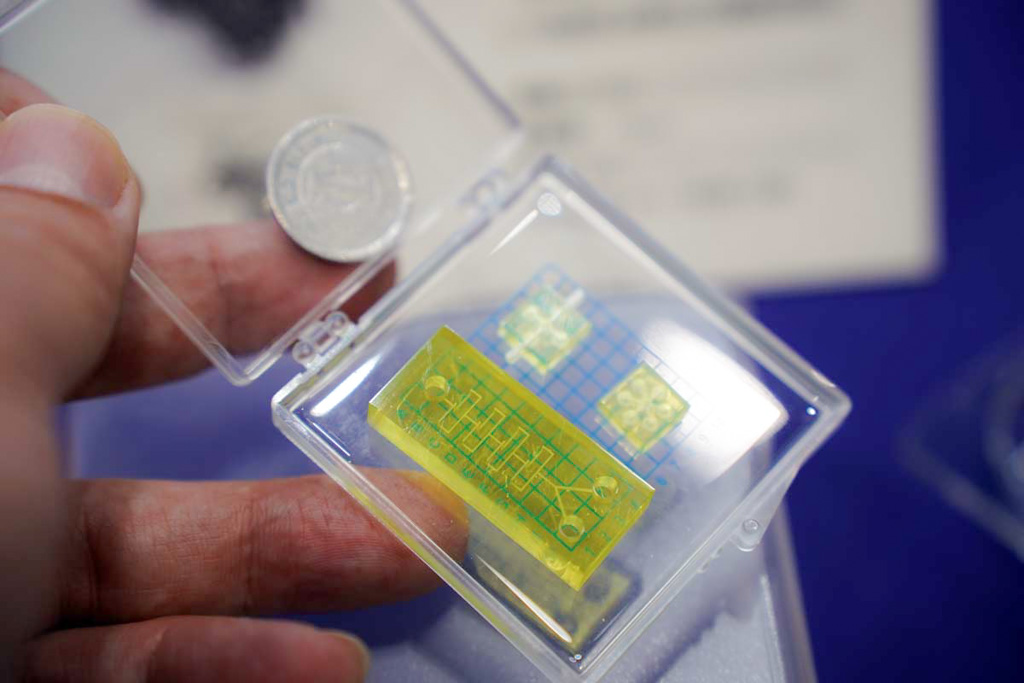 AM技術で最小2マイクロメートルの微細造形に挑む！MIT出身のベンチャー企業―BMF Japan