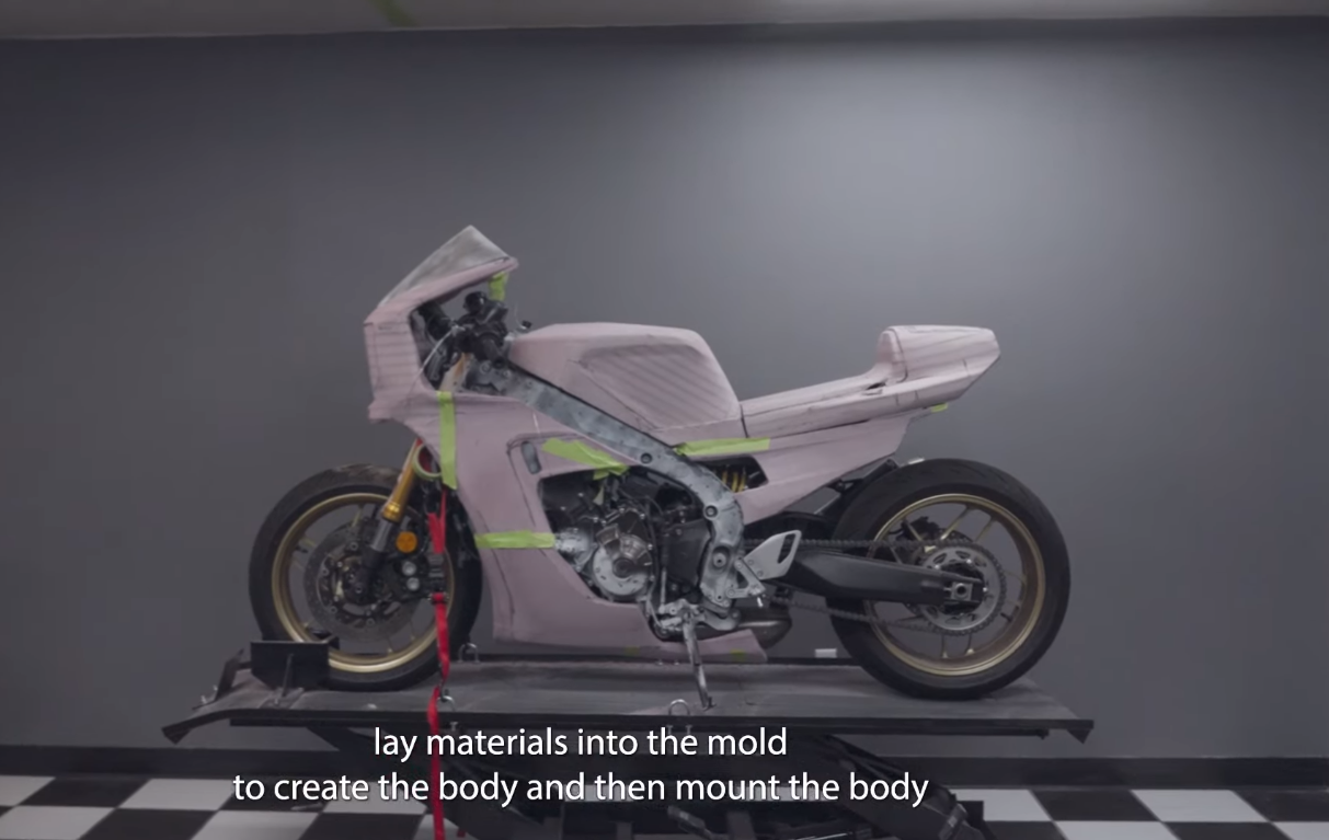 3Dスキャンのために発泡スチロールで車体がつくられた／出典：Yamaha Motor Europe