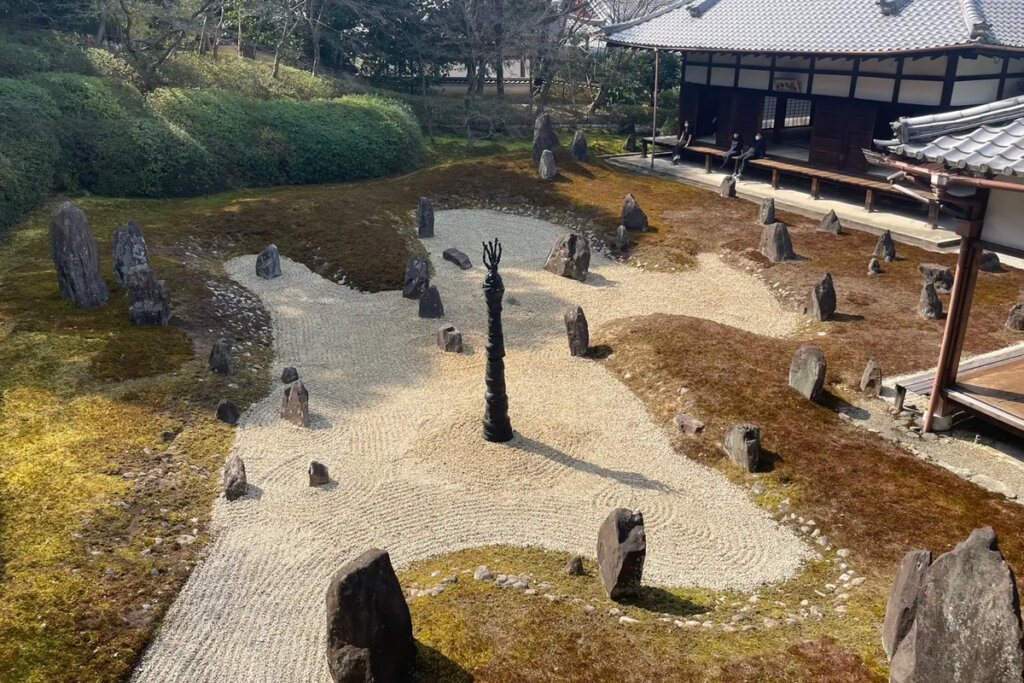 京都東福寺光明院に設置された建築3Dプリンター製アート作品