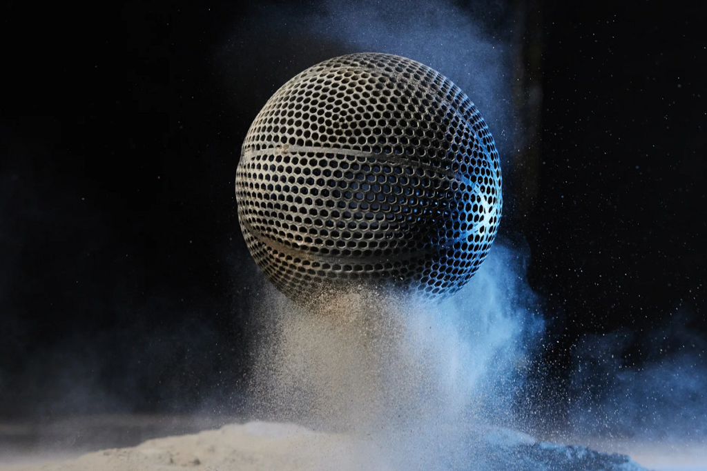 世界初のポリマー3DプリントによるWilson-Airless-Prototype／出典：Wilson-Sporting-Goods社