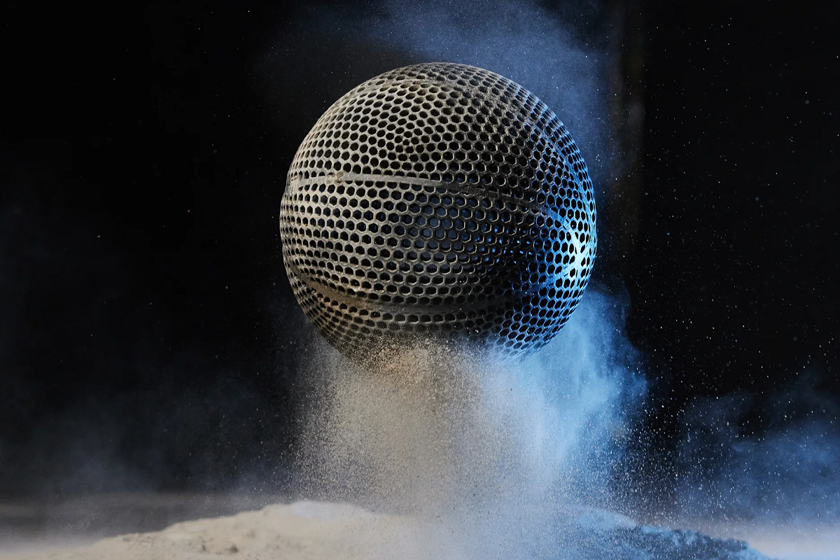 3Dプリンター製の「空気を入れないバスケットボール」を発表 ― EOS