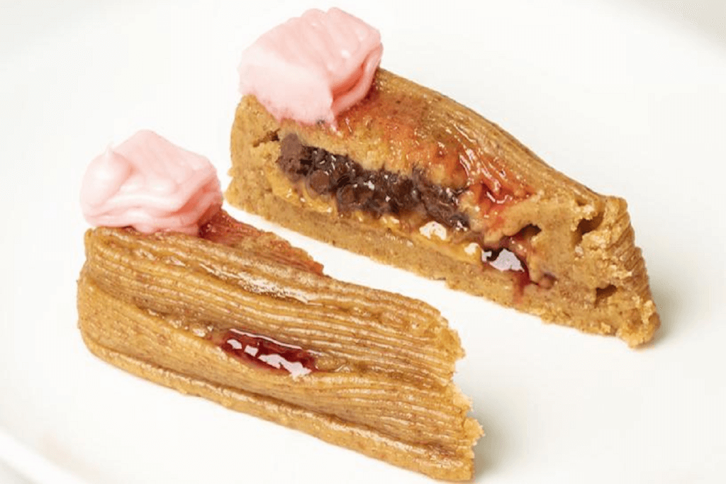 食品3Dプリンターで造形されたチーズケーキ／出典：コロンビア大学工学部