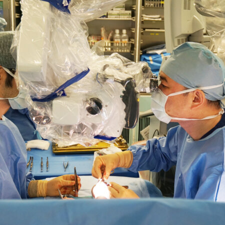Bio3D conduit移植手術中の光景