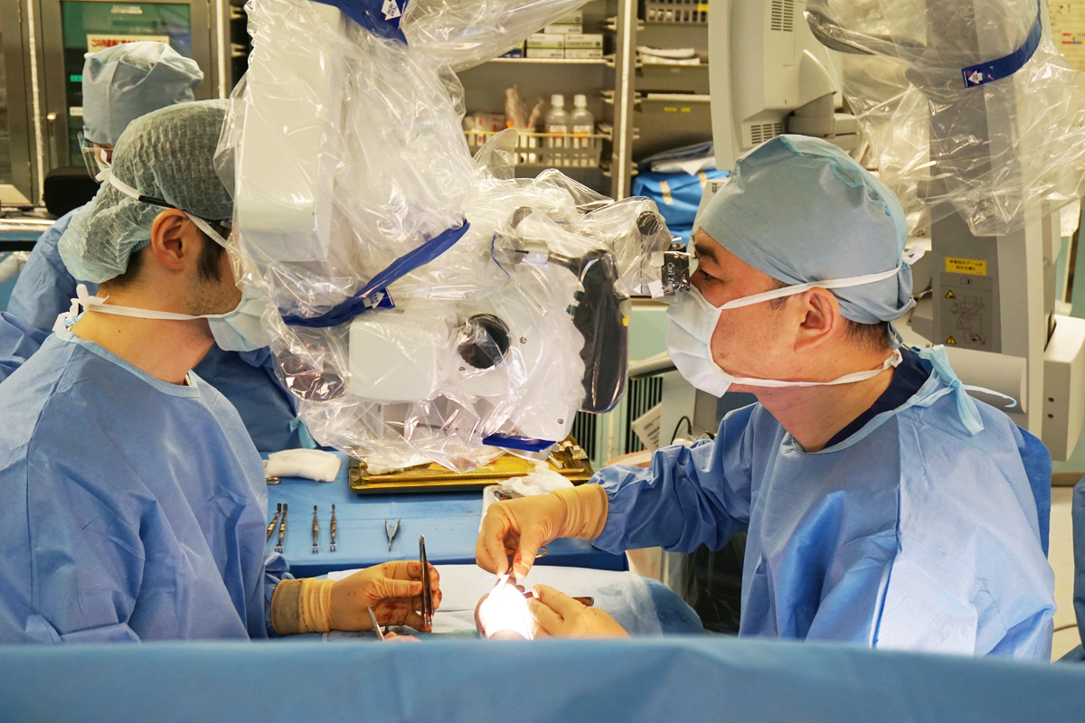 Bio3D conduit移植手術中の光景