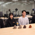 玉川大学プレスリリースより、関係者の集合写真。