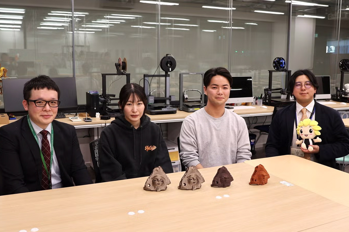 玉川大学プレスリリースより、関係者の集合写真。
