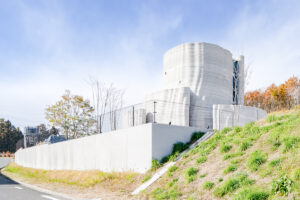 2階建て3Dプリンター住宅。出典：株式会社 築（KIZUKI）、株式会社オノコム （ONOCOM）