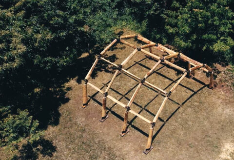 岐阜県に建設された、未利用木材と金属３Dプリンター製ジョイントによるシェルターモジュール（出典：XENCE）