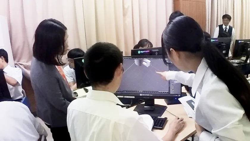 大学生によるBlender操作講習（出典：ハイパーブレイン）