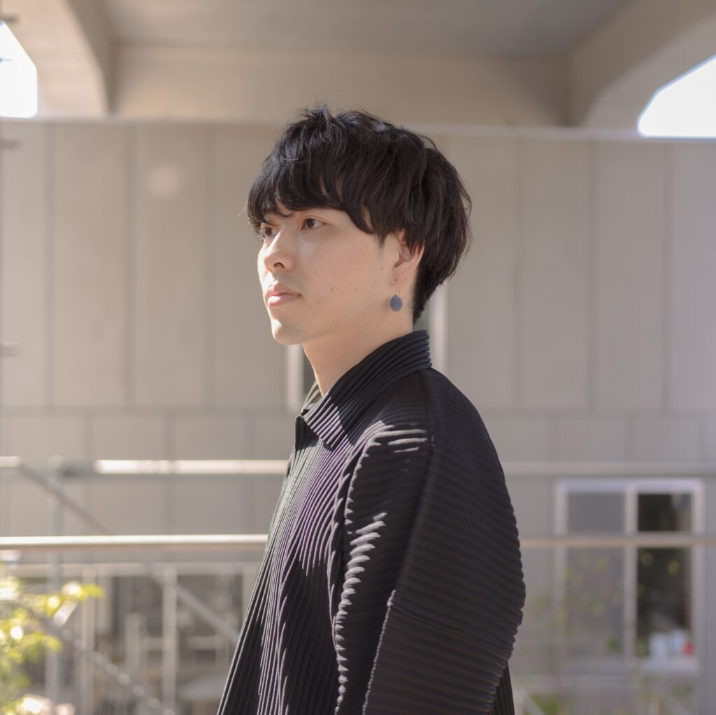 大日方 伸 氏(出典:積彩)