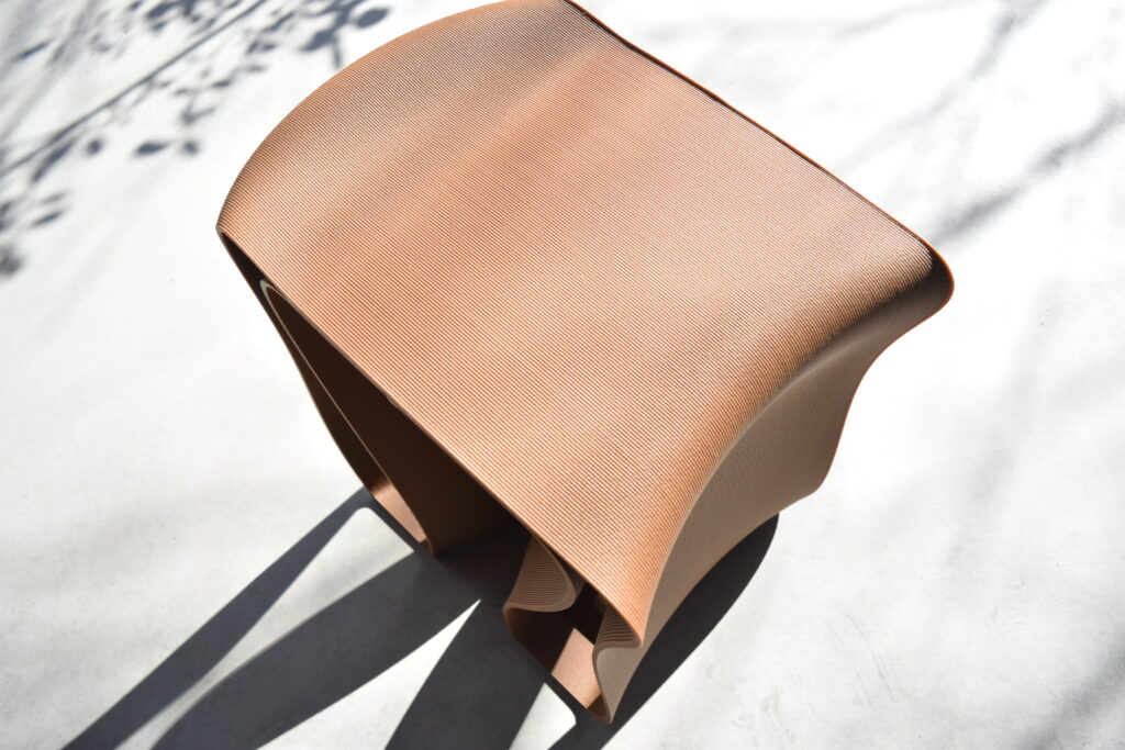 スツール MUTSU(出典:前田技研)