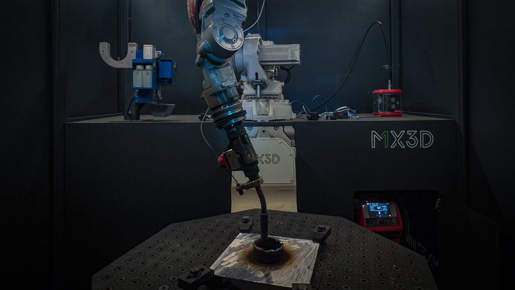 WAAM方式金属3Dプリンター(出典:XENCE)