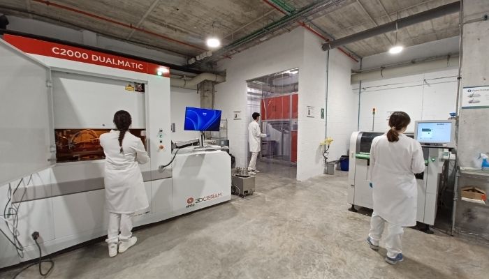 水素技術用のセラミックセルを製造しているIRECのパイロットプラントの内部。（出典：IREC）