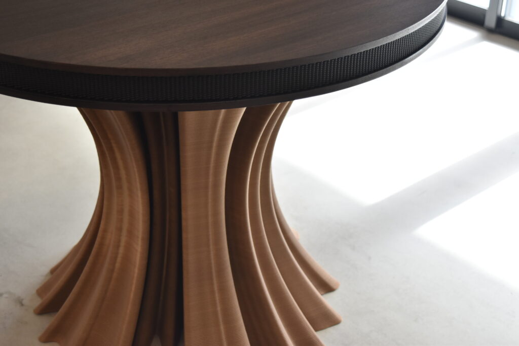 テーブル ROOT(出典:前田技研)