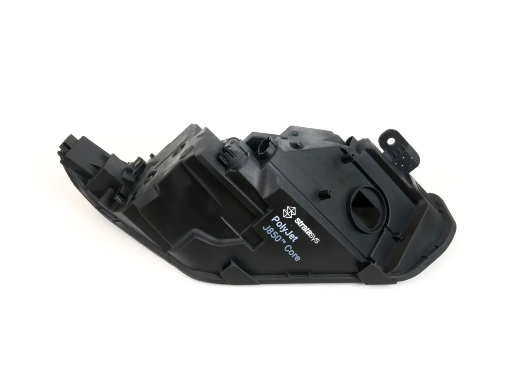 自動車 ライトハウジング 試作部品 出典:Stratasys