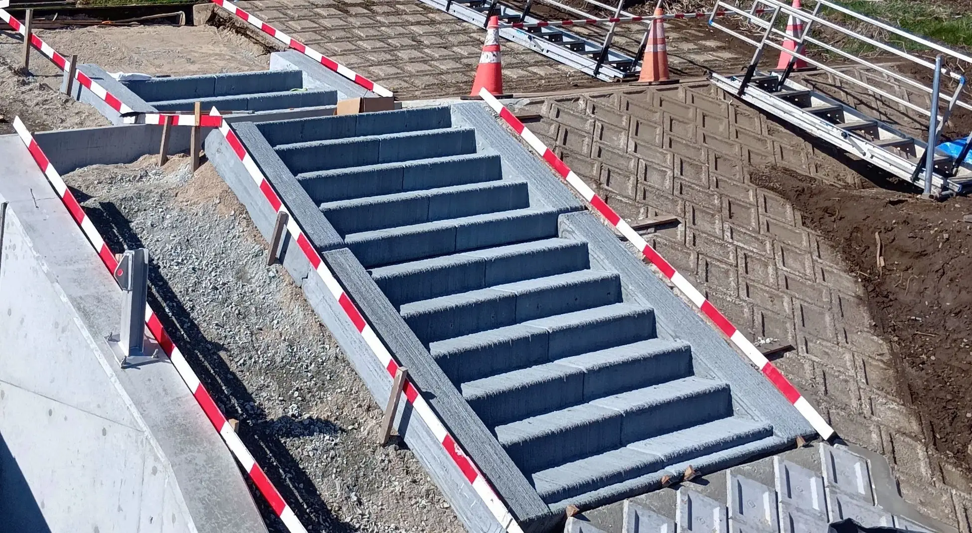 建設用3Dプリンタによる他社施工事例（画像出典：株式会社Polyuse）
